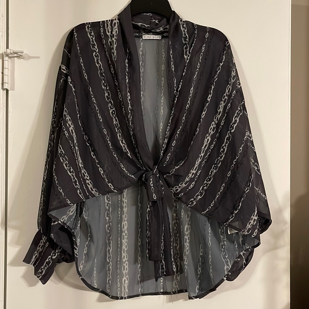 Vici gray blouse